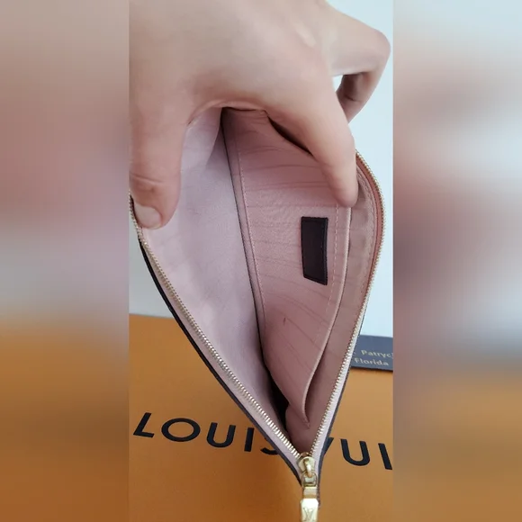 Louis Vuitton Neverfull MM GM pouch - Picture 14 of 14